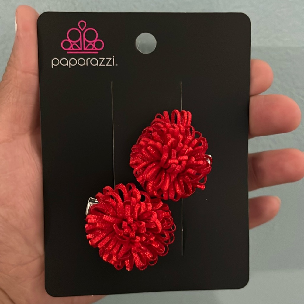 Hair clips. Kids girls. O/S. New Red hair clips